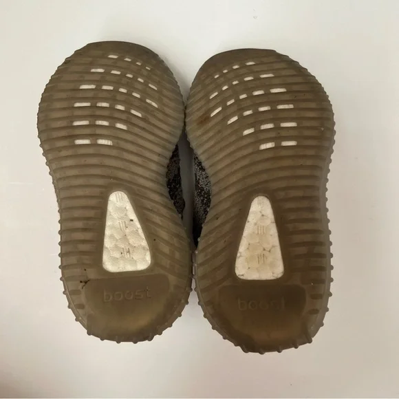 Adidas Yeezy Boost 350 V2 Sneakers/Gray with vibrant orange details Kids- Size 8 - Picture 7 of 11